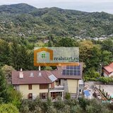 Breaza, vedere padure, panouri solare si fotovoltaice, pompa de caldura, semineu